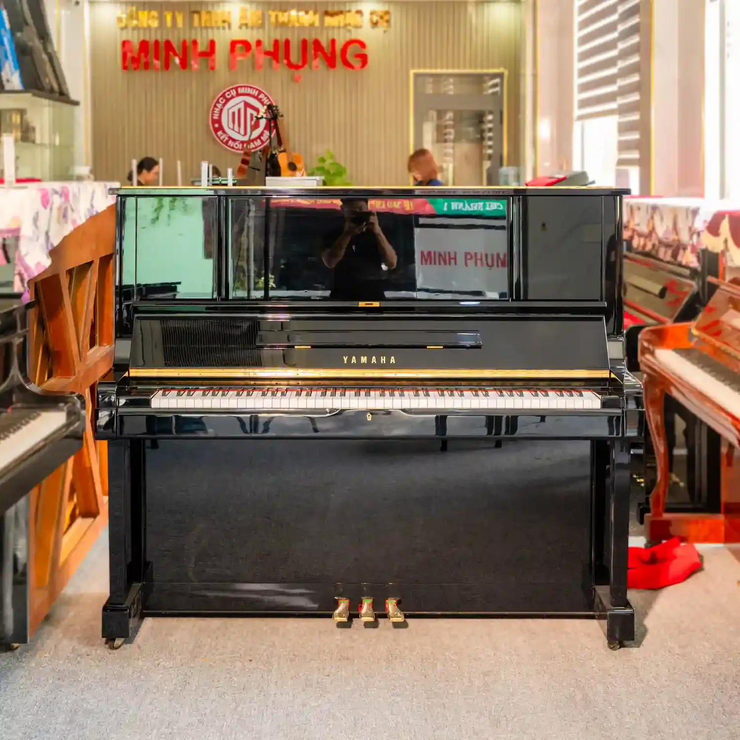 yamaha yux màu đen