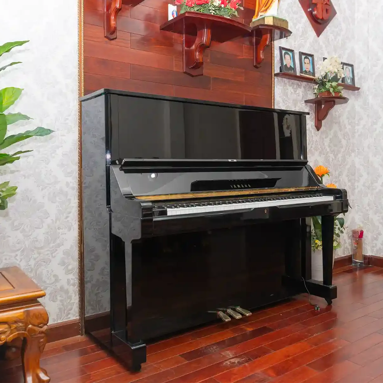 YAMAHA UX - Tại nhà khách 