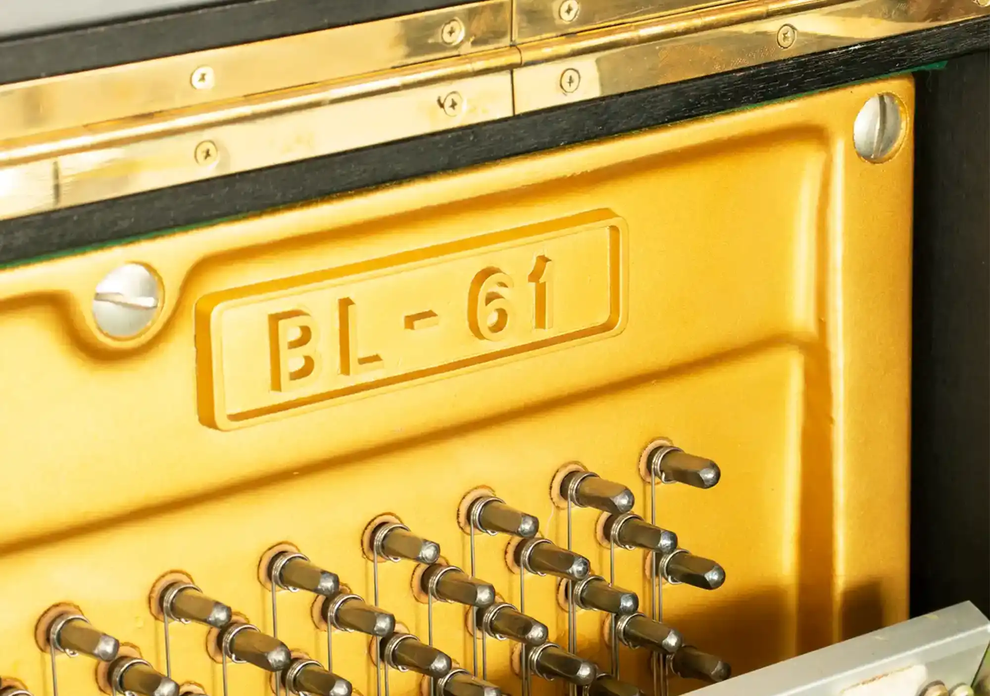 khung đàn piano cơ KAWAI BL61