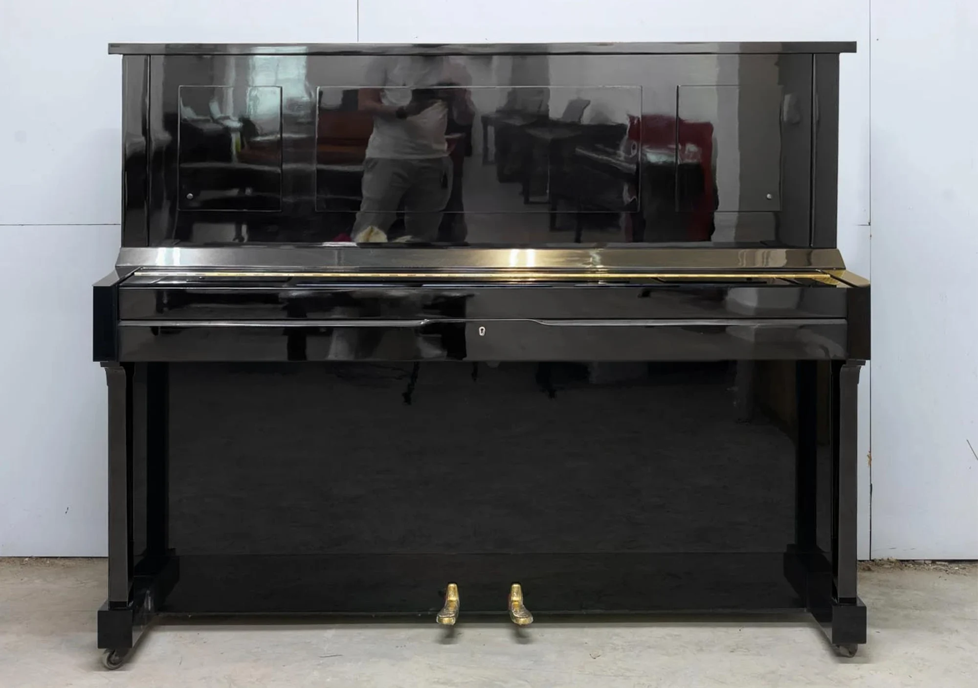 cận cảnh đàn kawai K35