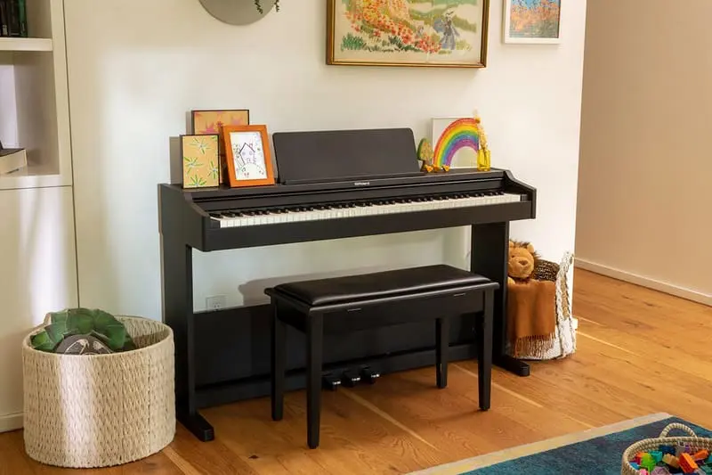 Nên mua đàn piano cơ hay piano điện cho người mới học - 2
