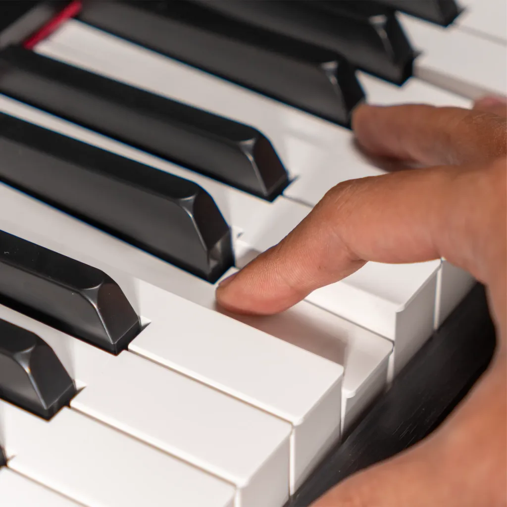 Bàn phím 88 phím và cảm ứng lực đàn piano điện Kurtzman K610